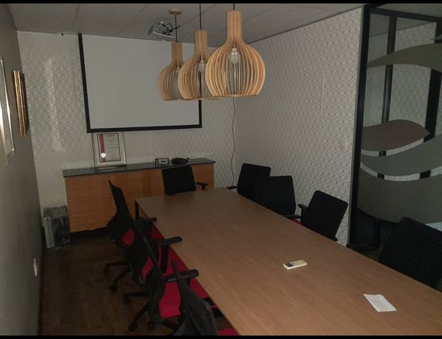208M² OFFICE FOR SALE IN WITKOPPEN